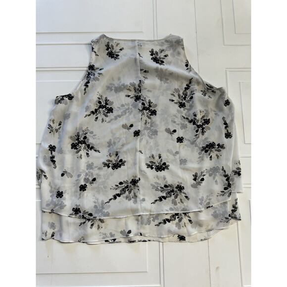 Lane Bryant Flowy Floral Sleeveless Peep Neck Blouse Size 18 White Black Gray - Picture 5 of 6